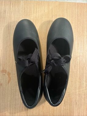 Women's Black tap shoes with Ribbon Tie size 8.5 A